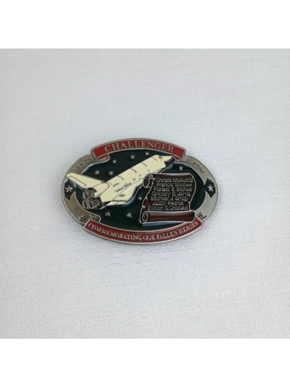 Vtg Metal NASA Space Shuttle Challenger Commemorating Fallen Heroes Buckle